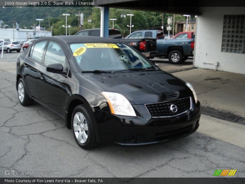 Super Black / Charcoal 2009 Nissan Sentra 2.0 S