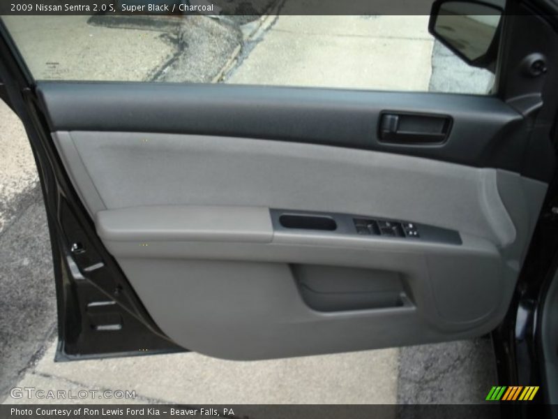 Super Black / Charcoal 2009 Nissan Sentra 2.0 S