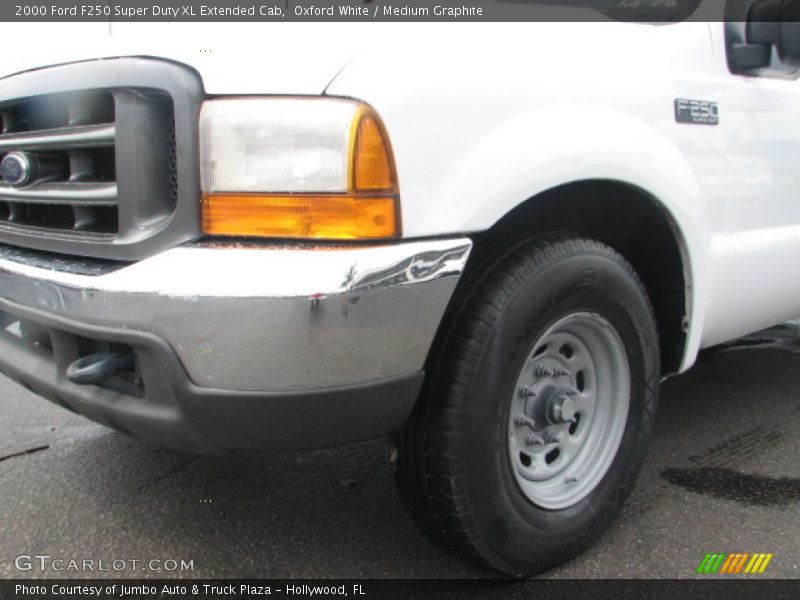 Oxford White / Medium Graphite 2000 Ford F250 Super Duty XL Extended Cab
