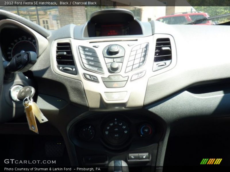 Black / Charcoal Black 2012 Ford Fiesta SE Hatchback
