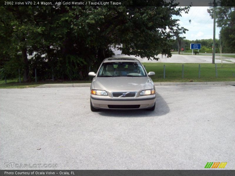 Ash Gold Metallic / Taupe/Light Taupe 2002 Volvo V70 2.4 Wagon