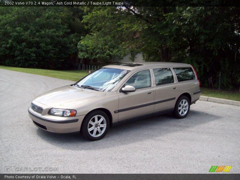 Ash Gold Metallic / Taupe/Light Taupe 2002 Volvo V70 2.4 Wagon