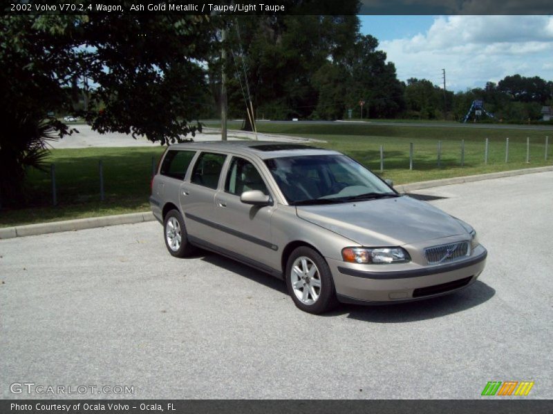 Ash Gold Metallic / Taupe/Light Taupe 2002 Volvo V70 2.4 Wagon