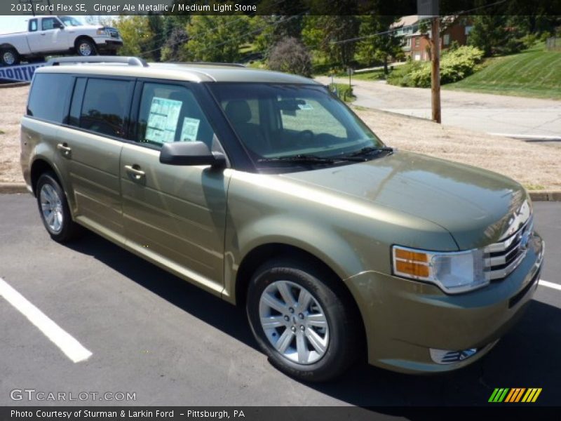 Front 3/4 View of 2012 Flex SE