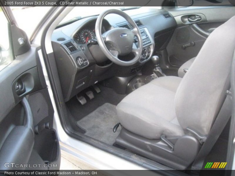 CD Silver Metallic / Charcoal/Charcoal 2005 Ford Focus ZX3 S Coupe