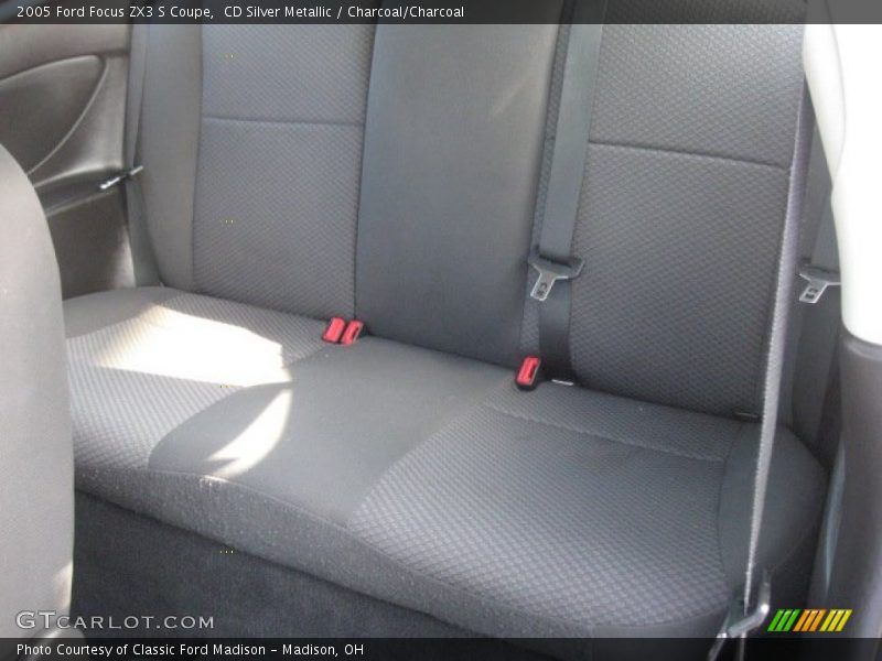 CD Silver Metallic / Charcoal/Charcoal 2005 Ford Focus ZX3 S Coupe