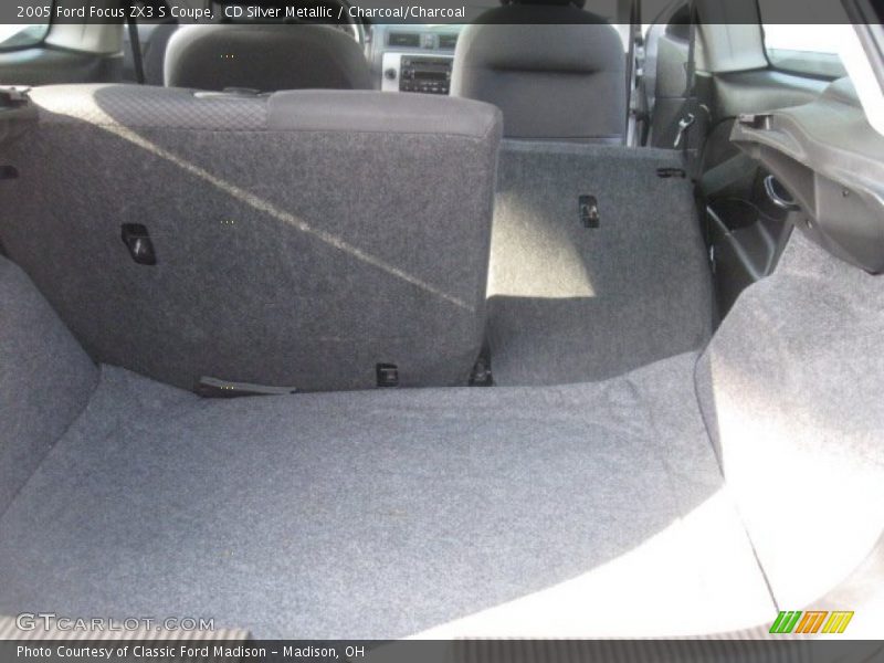 CD Silver Metallic / Charcoal/Charcoal 2005 Ford Focus ZX3 S Coupe