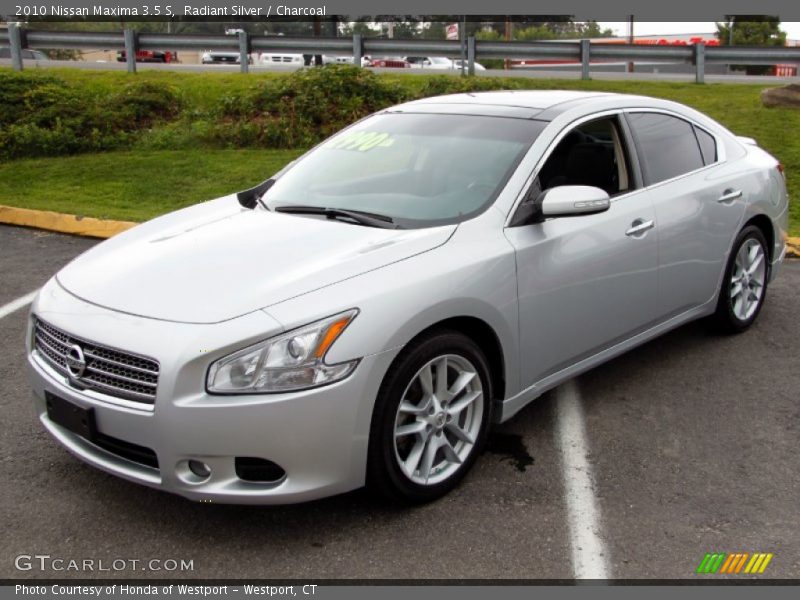 Radiant Silver / Charcoal 2010 Nissan Maxima 3.5 S