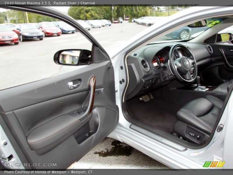 Radiant Silver / Charcoal 2010 Nissan Maxima 3.5 S