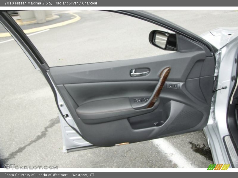 Radiant Silver / Charcoal 2010 Nissan Maxima 3.5 S