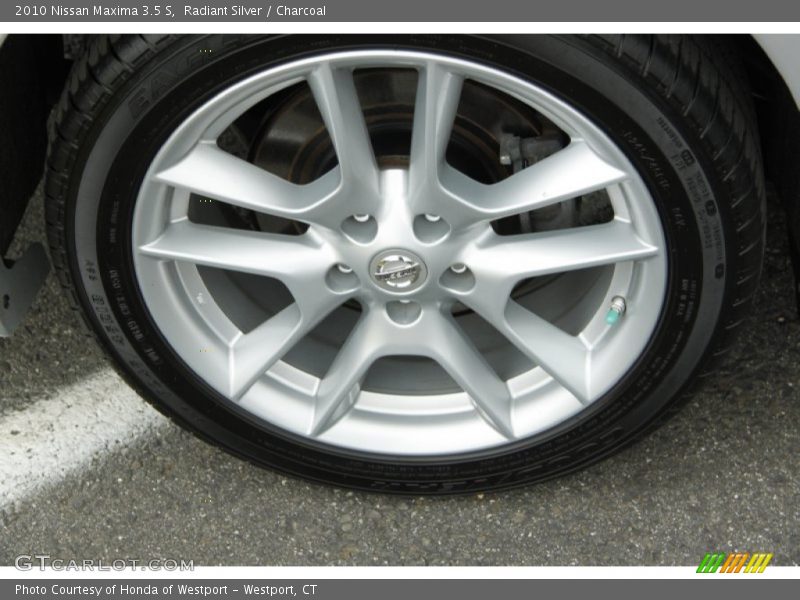 Radiant Silver / Charcoal 2010 Nissan Maxima 3.5 S