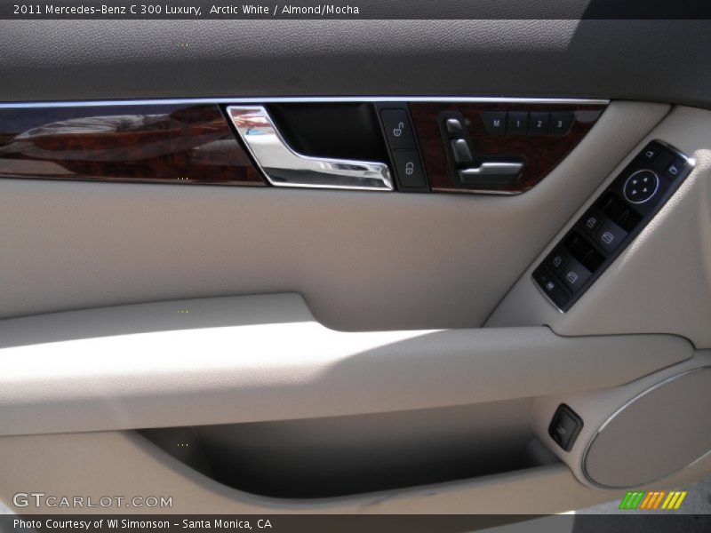 Arctic White / Almond/Mocha 2011 Mercedes-Benz C 300 Luxury