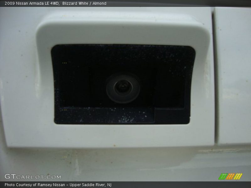 Blizzard White / Almond 2009 Nissan Armada LE 4WD