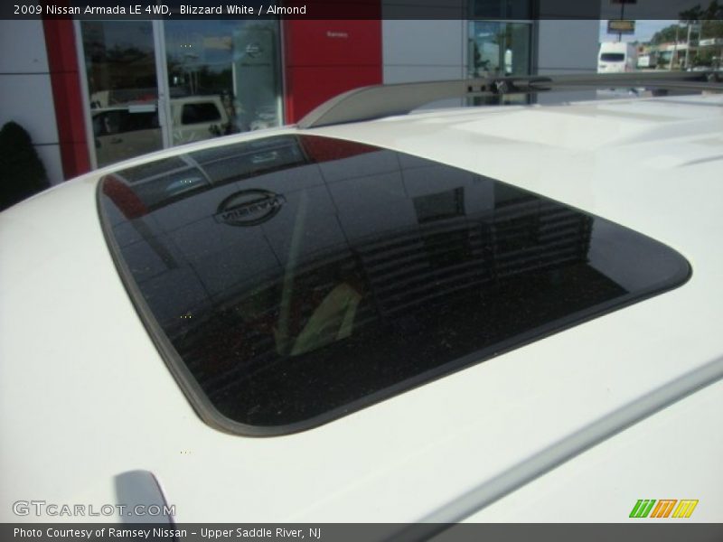 Blizzard White / Almond 2009 Nissan Armada LE 4WD