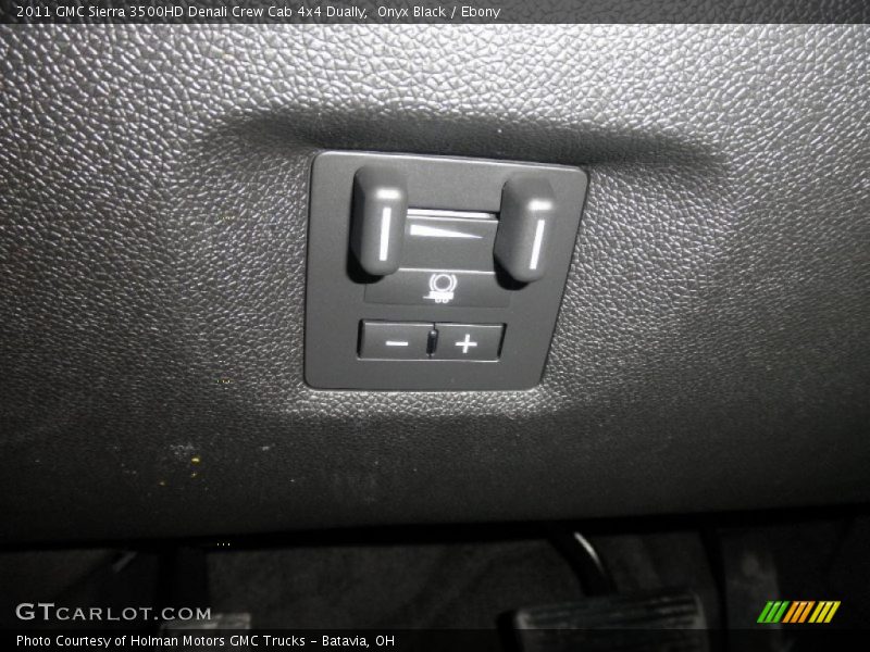 Onyx Black / Ebony 2011 GMC Sierra 3500HD Denali Crew Cab 4x4 Dually