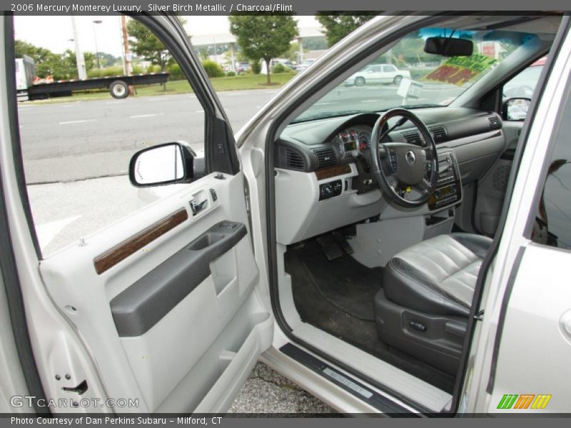  2006 Monterey Luxury Charcoal/Flint Interior