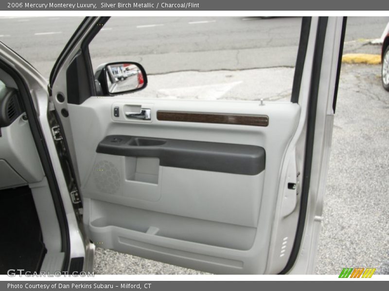 Door Panel of 2006 Monterey Luxury
