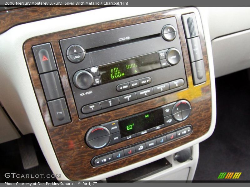 Controls of 2006 Monterey Luxury