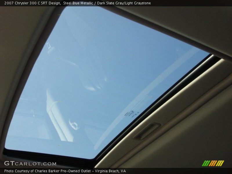 Sunroof of 2007 300 C SRT Design