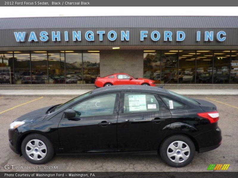 Black / Charcoal Black 2012 Ford Focus S Sedan