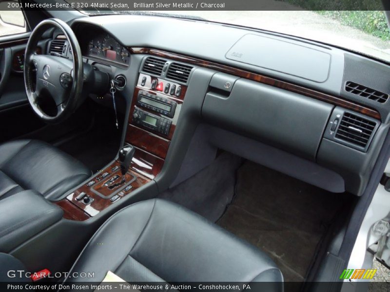 Dashboard of 2001 E 320 4Matic Sedan