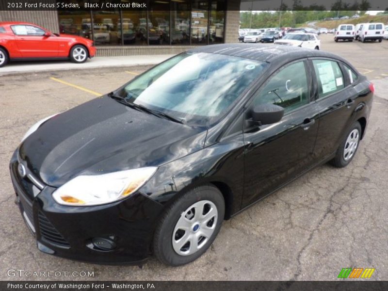 Front 3/4 View of 2012 Focus S Sedan