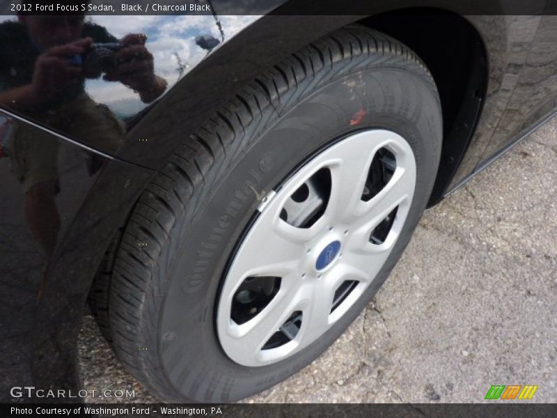 Black / Charcoal Black 2012 Ford Focus S Sedan