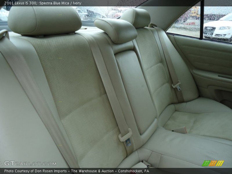 Spectra Blue Mica / Ivory 2001 Lexus IS 300