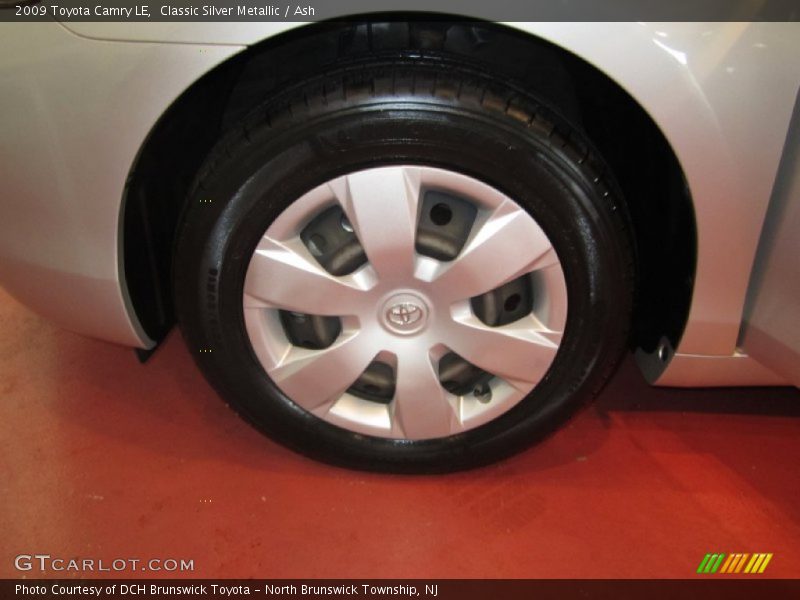 Classic Silver Metallic / Ash 2009 Toyota Camry LE