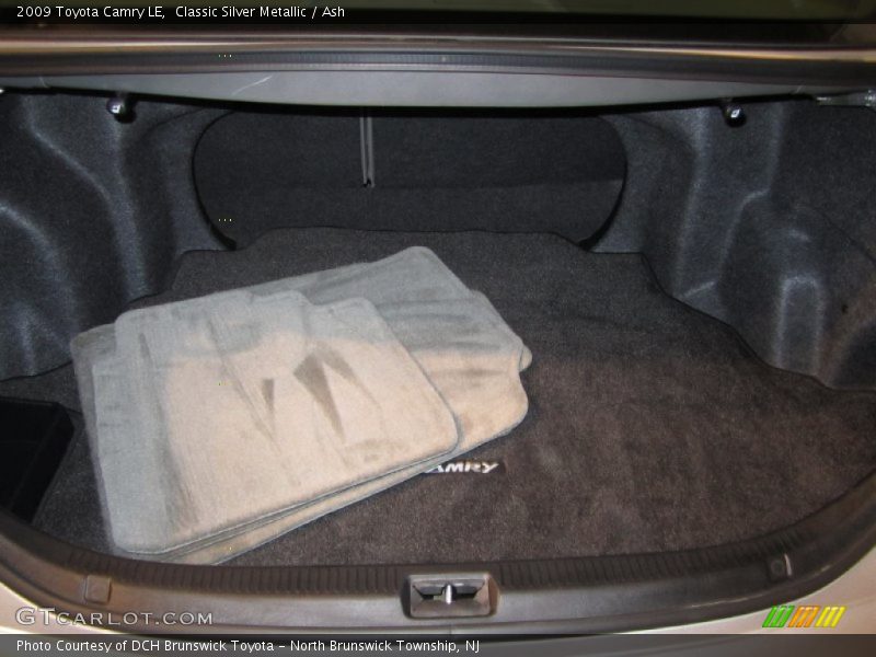 Classic Silver Metallic / Ash 2009 Toyota Camry LE