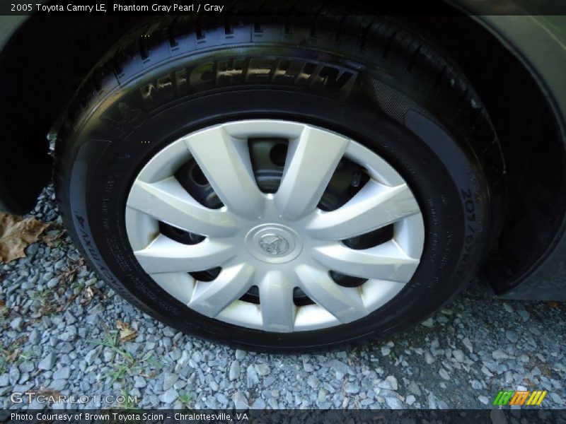 Phantom Gray Pearl / Gray 2005 Toyota Camry LE