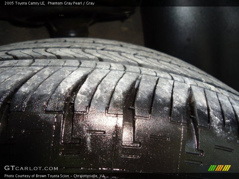 Phantom Gray Pearl / Gray 2005 Toyota Camry LE