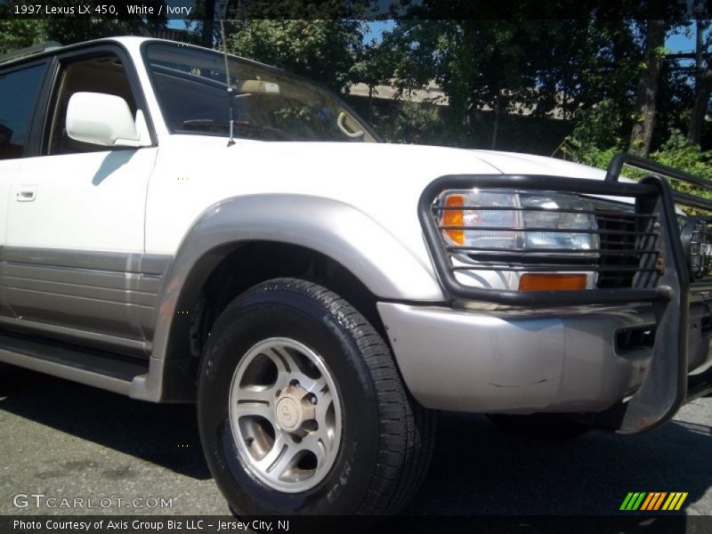 White / Ivory 1997 Lexus LX 450