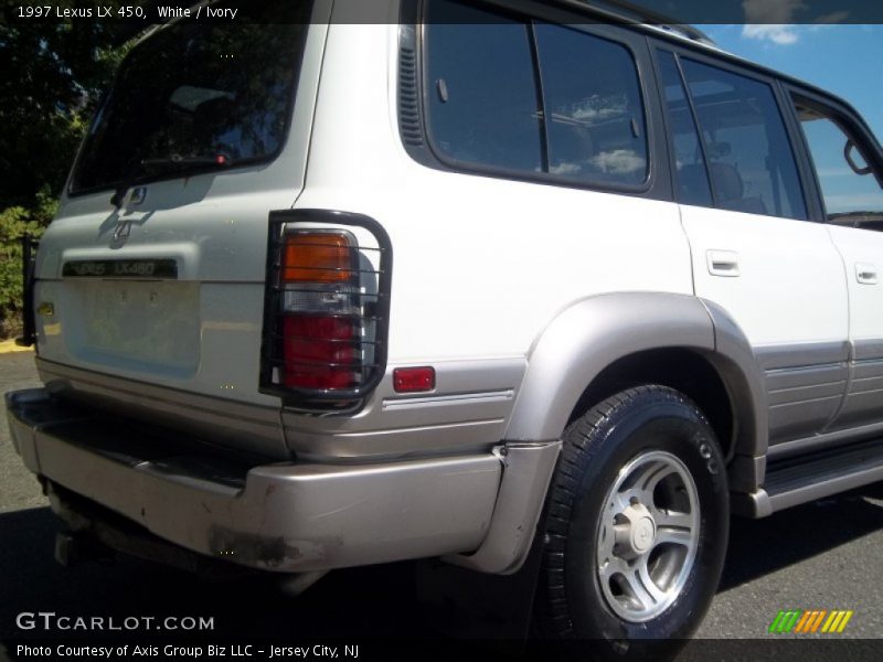 White / Ivory 1997 Lexus LX 450