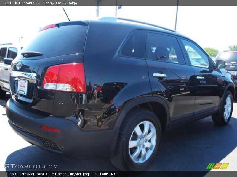 Ebony Black / Beige 2011 Kia Sorento LX