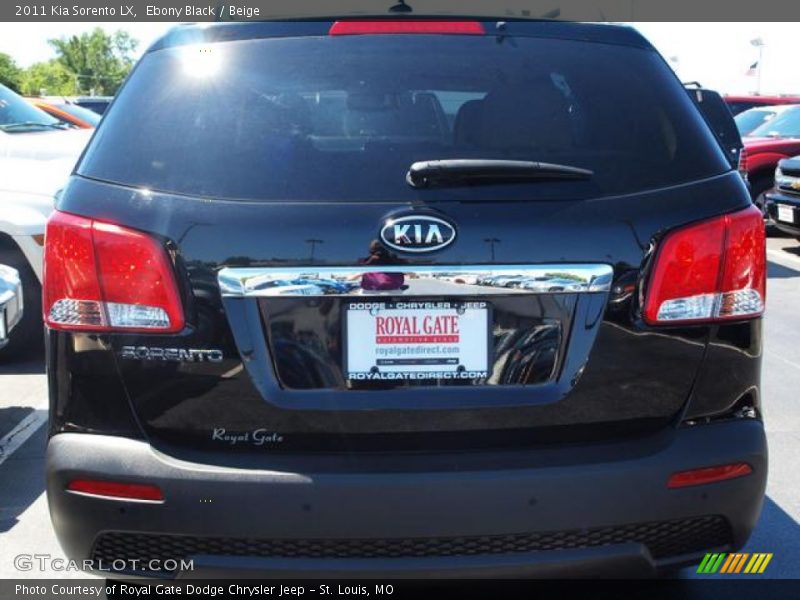 Ebony Black / Beige 2011 Kia Sorento LX