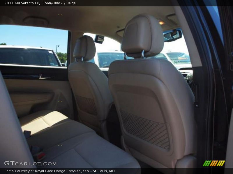 Ebony Black / Beige 2011 Kia Sorento LX