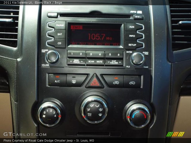 Ebony Black / Beige 2011 Kia Sorento LX