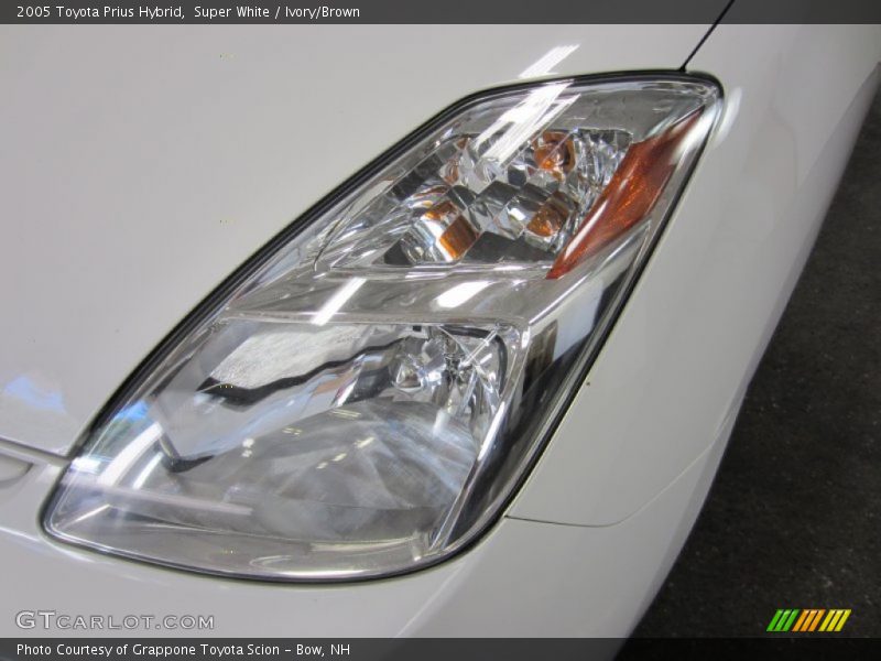 Super White / Ivory/Brown 2005 Toyota Prius Hybrid