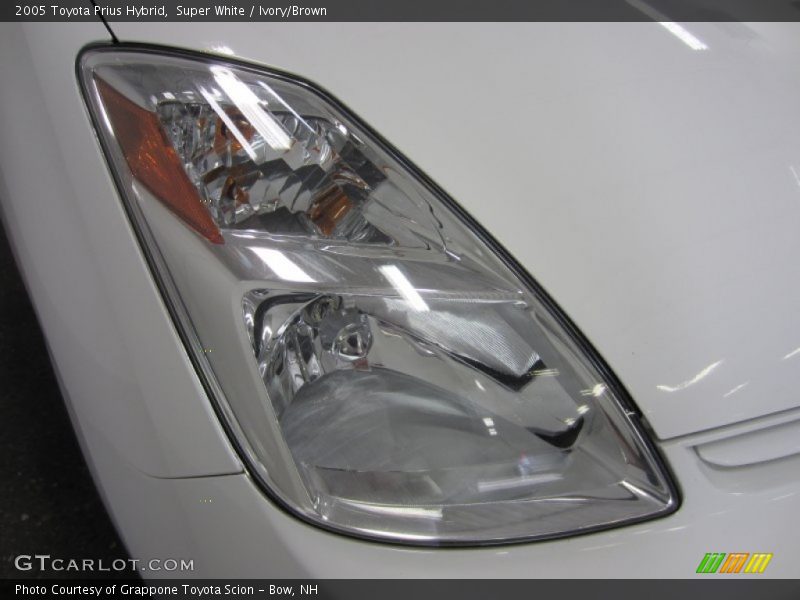Super White / Ivory/Brown 2005 Toyota Prius Hybrid