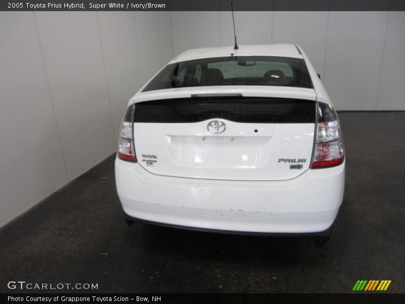 Super White / Ivory/Brown 2005 Toyota Prius Hybrid