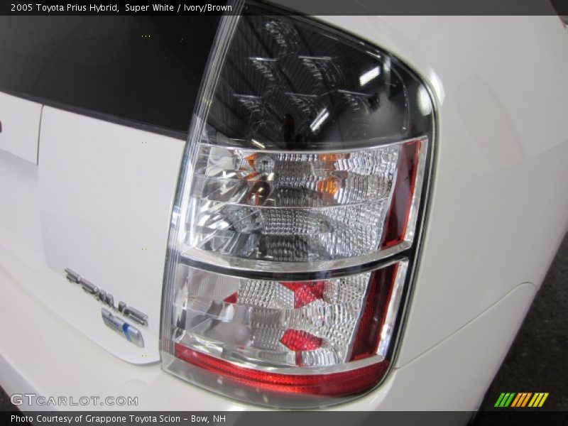 Super White / Ivory/Brown 2005 Toyota Prius Hybrid
