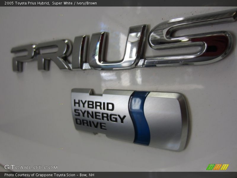 Super White / Ivory/Brown 2005 Toyota Prius Hybrid