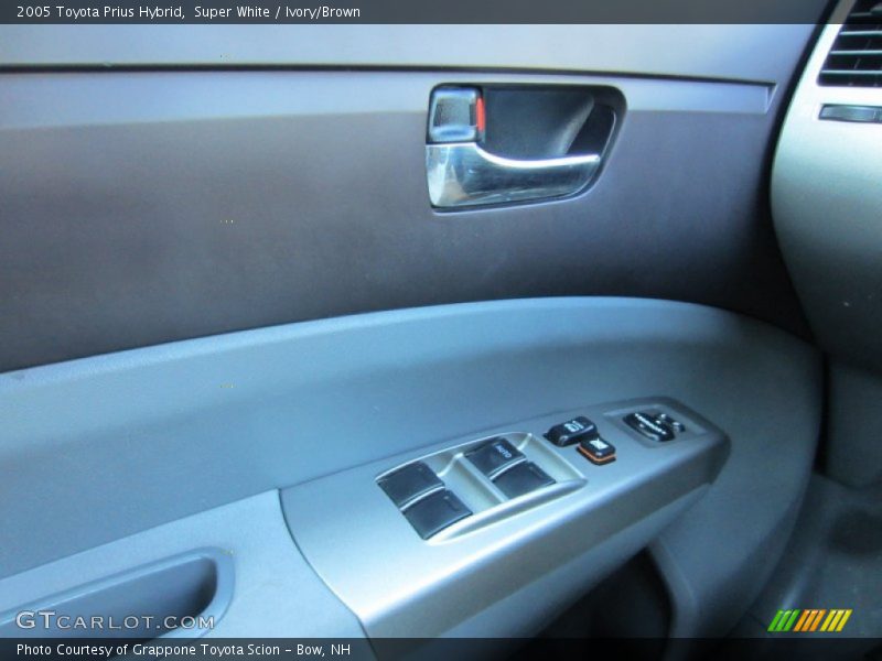 Super White / Ivory/Brown 2005 Toyota Prius Hybrid