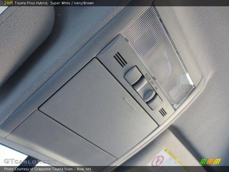 Super White / Ivory/Brown 2005 Toyota Prius Hybrid