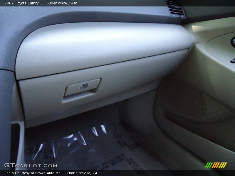 Super White / Ash 2007 Toyota Camry LE
