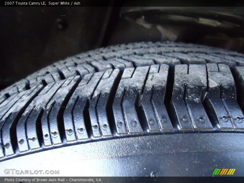 Super White / Ash 2007 Toyota Camry LE