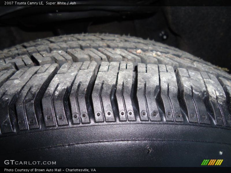 Super White / Ash 2007 Toyota Camry LE