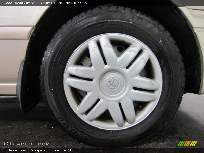 Cashmere Beige Metallic / Gray 2000 Toyota Camry LE