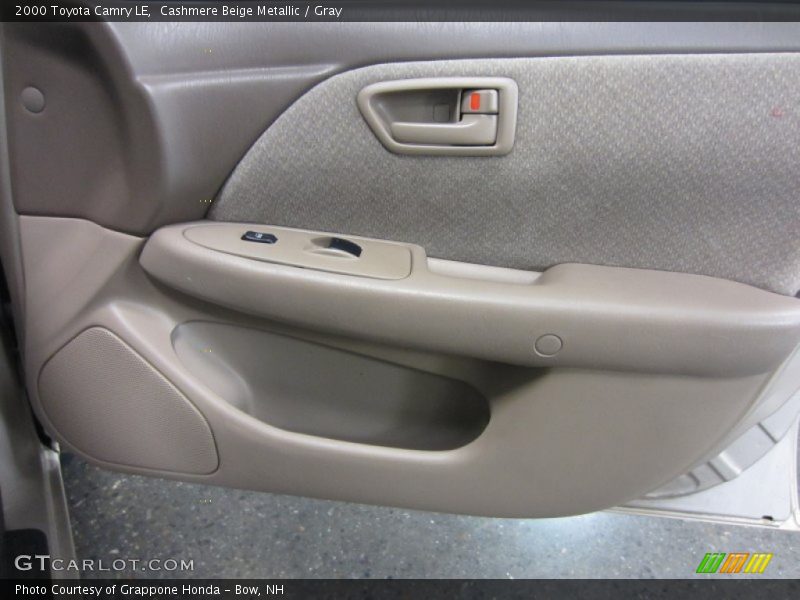 Cashmere Beige Metallic / Gray 2000 Toyota Camry LE